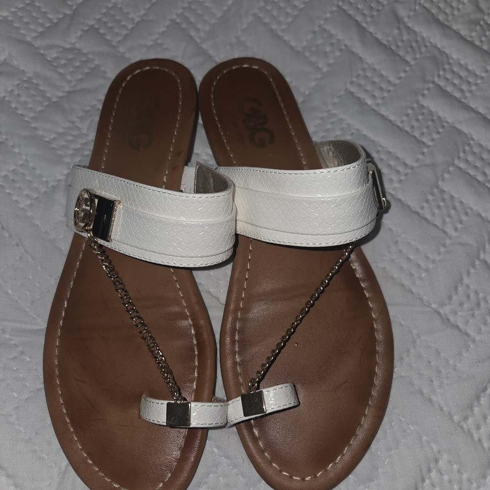 GBG Los Angeles White and Brown Chain Sandals